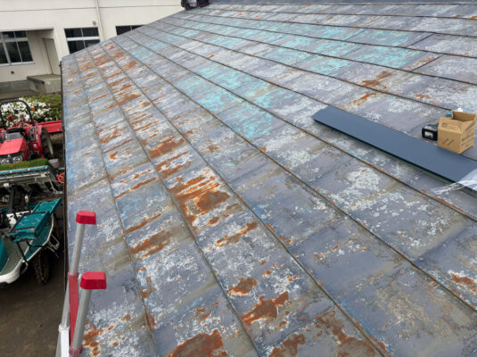 屋根カバー工事：施工前