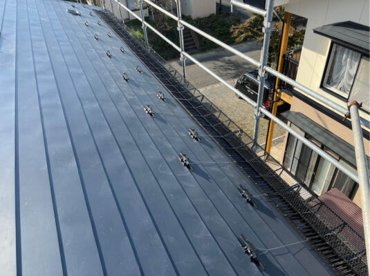 雪止め取付工事①：施工後